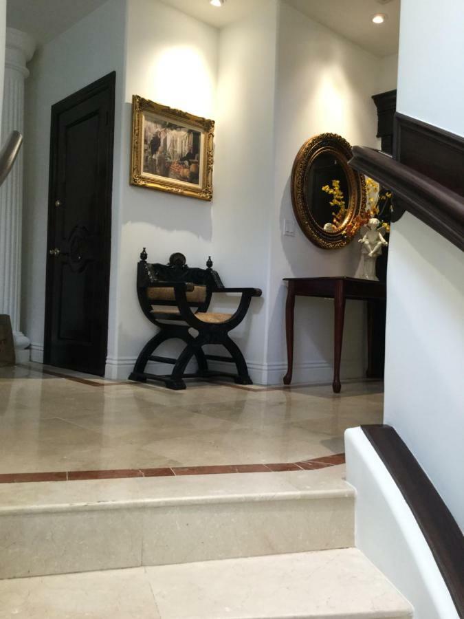 Entire Second Flr - Santa Monica Luxury Roman Villa Los Angeles Exteriör bild