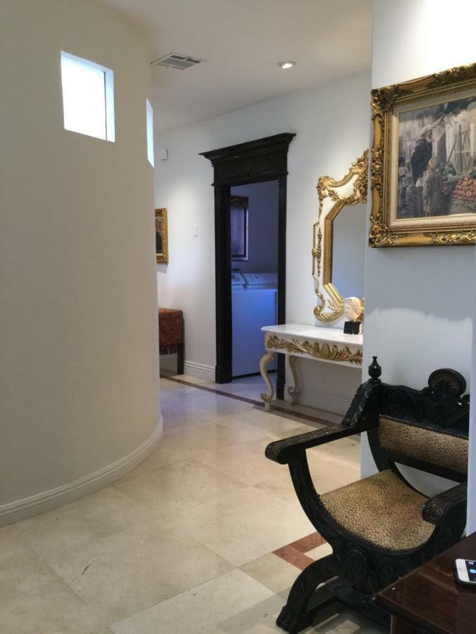 Entire Second Flr - Santa Monica Luxury Roman Villa Los Angeles Exteriör bild